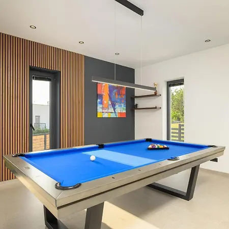 Luxury Sicenta Vila *